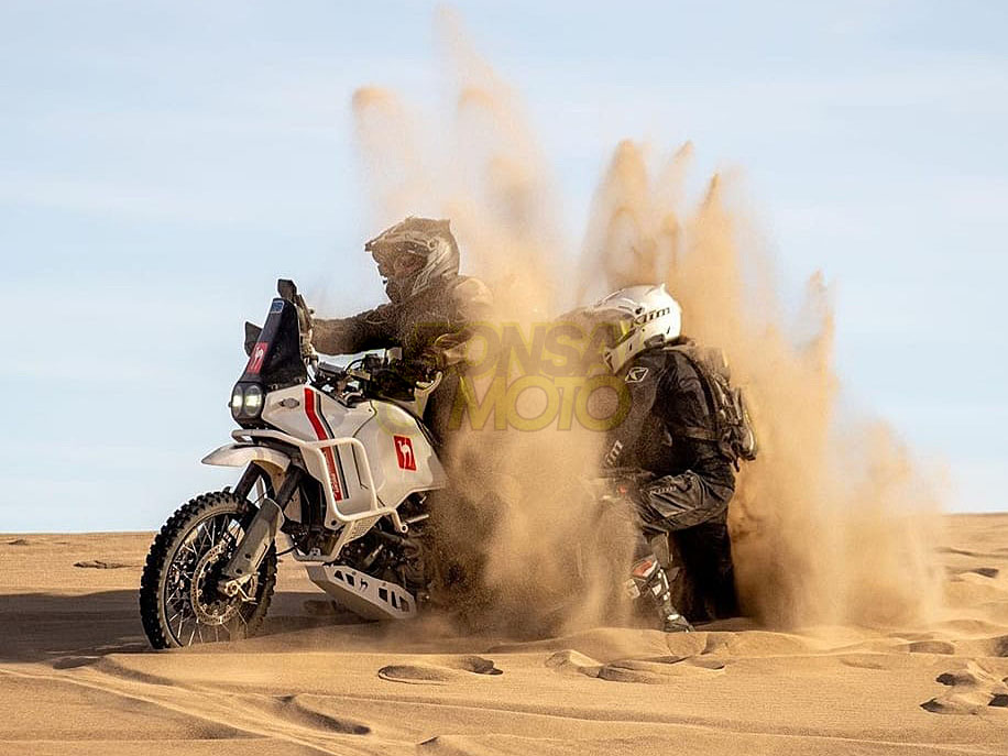 Ducati Desert X ハイフェンダーキット CAMEL(キャメル)
