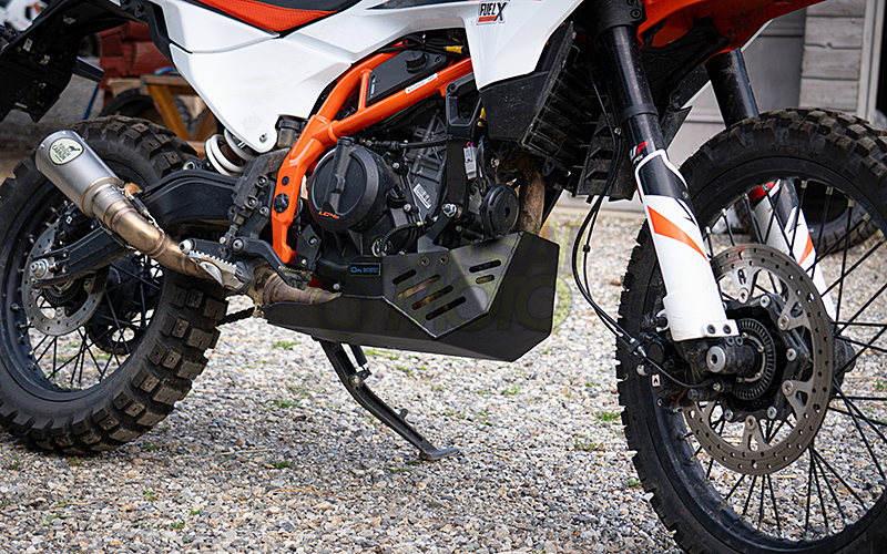 KTM 390 Adventure R(25-) スキッドプレート OUTBACKmotortek