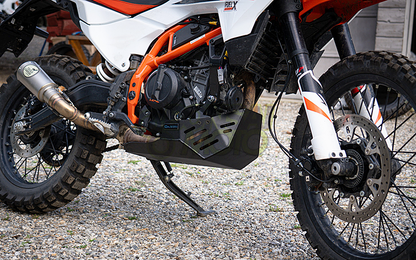 KTM 390 Adventure R(25-) スキッドプレート OUTBACKmotortek
