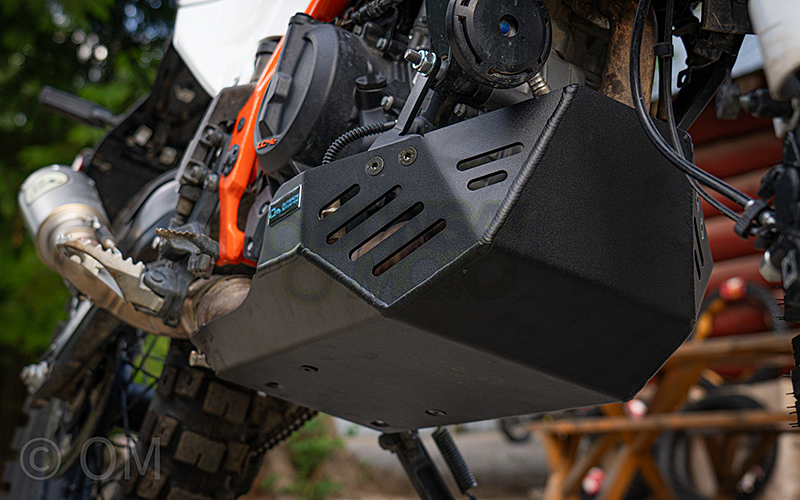 KTM 390 Adventure R(25-) スキッドプレート OUTBACKmotortek