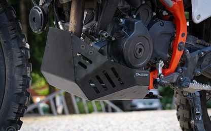 KTM 390 Adventure R(25-) スキッドプレート OUTBACKmotortek