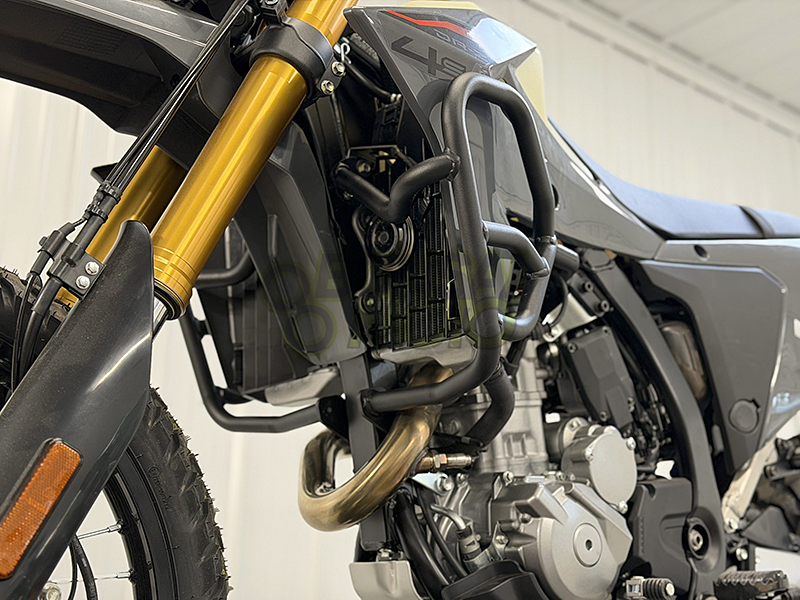 SUZUKI DR-Z4S(25-) クラッシュバー OUTBACKmotortek – BONSAIMOTO
