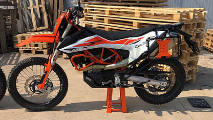 KTM 690Enduro R パニアラック OUTBACKmotortek