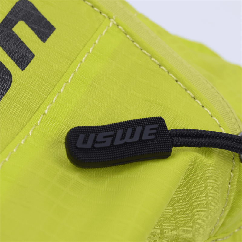 アウトランダー2 超軽量コンパクト USWE（ユースウィー） 1.5Lハイドレーションパック付属