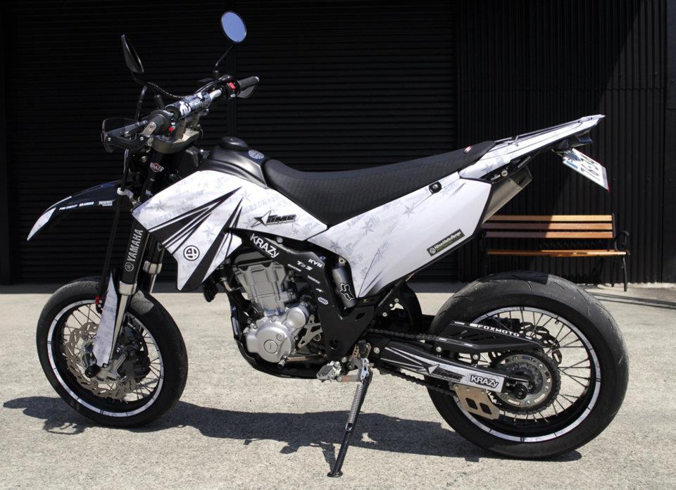WR250X-R（ZERO-G　サイドナンバープレート用）　AMRデカール ナンバープレートキット