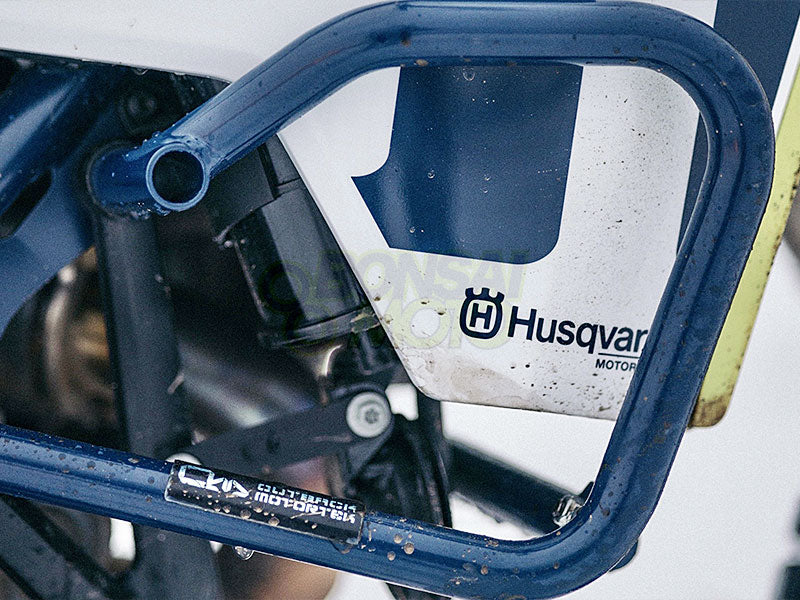 Husqvarna 701Enduro クラッシュバー OUTBACKmotortek