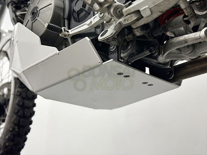 Aprilia Tuareg660 スキッドプレート OUTBACKmotortek