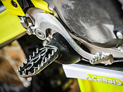 フットペグカバー ACERBIS